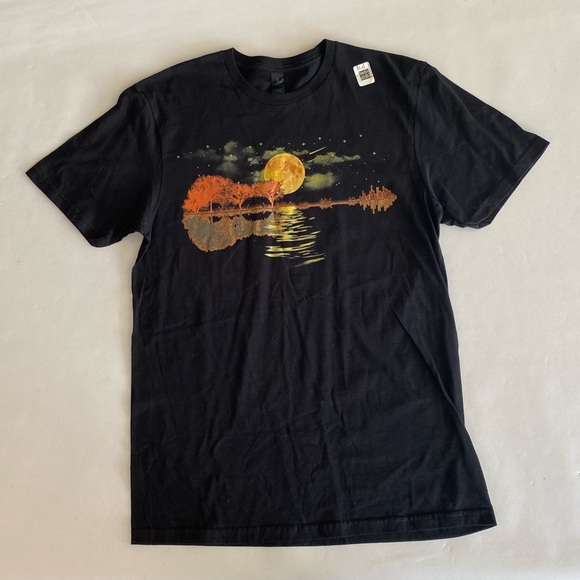 NEW-Gildan Men's Size M Guitar Lake Reflections  Acoustic Guitar Black T-Shirt - Picture 2 of 9